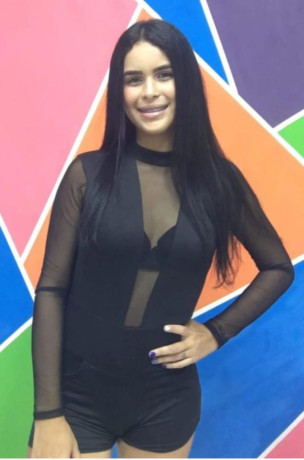 kenia-tierna-y-dulce-jovencita-esperandote-para-iniciar-la-fiesta-big-1