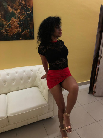 sensual-y-atractiva-peruana-en-marbella-big-2