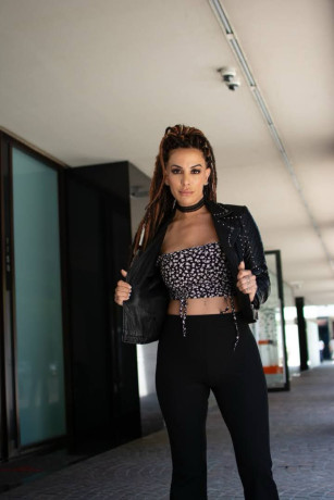 indiana-preciosa-joven-implicada-y-super-discreta-big-2