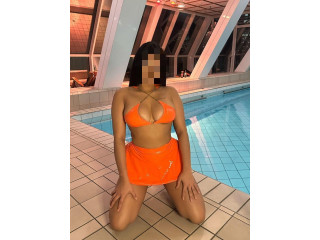 Vero seductora y hermosa veanezolana en barcelona