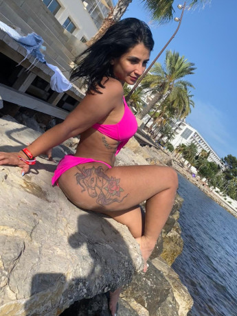 tengo-un-antifaz-puesto-y-las-manos-atadas-big-0