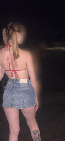 trato-insuperable-jovencita-delgada-big-2