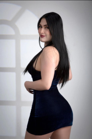 tania-exclusiva-sensual-y-elegante-big-0