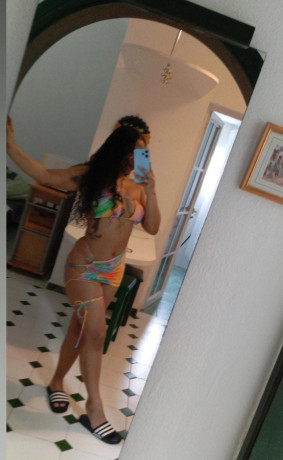 sara-joven-latina-que-te-volvera-loco-big-0